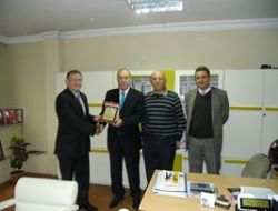 Ýl Milli Eðitim Müdürü-ÝZ-Ö-DER Yönetim Kurulu Üyeleri Veda Kahvaltýsý